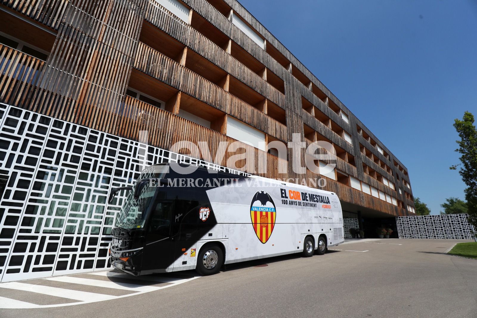 Así es el hotel y las instalaciones del Valencia CF en Suiza