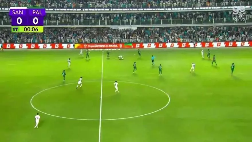 Ni 8 segundos y Neymar ya recibe una entrada criminal