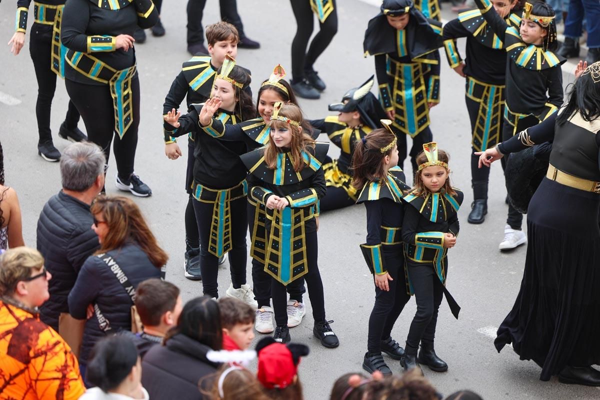 Búscate en las imágenes de la rúa de Carnaval de Ibiza