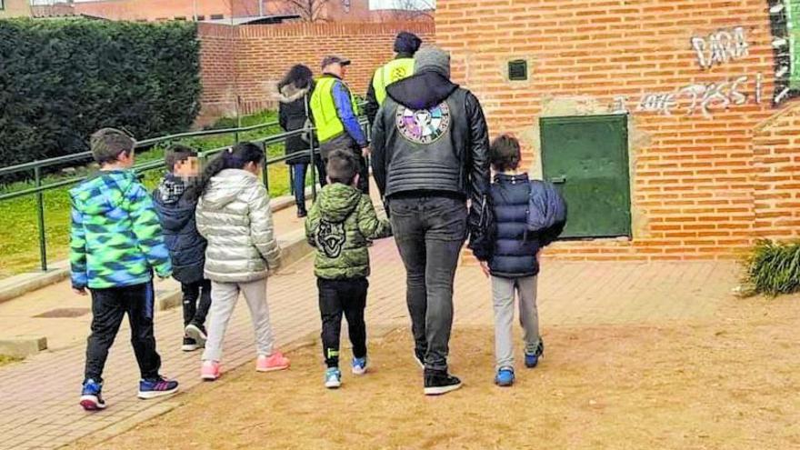 Proyecto Lobo, iniciativa puesta en marcha en Salamanca para luchar contra el bullying, cuenta con la participación activa de colectivos moteros que comparten juegos, tiempo y valores con los niños.