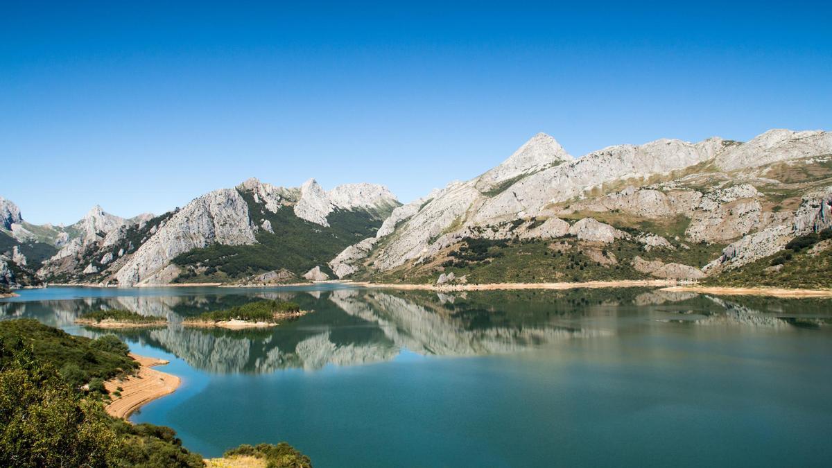 El paisaje de León que recuerda a los fiordos del norte de Europa