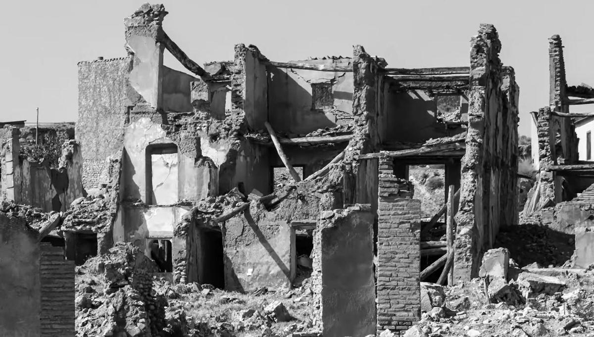 Restos de la iglesia de Nuestra Señora de la Estrella tras la batalla de Brunete en 1937