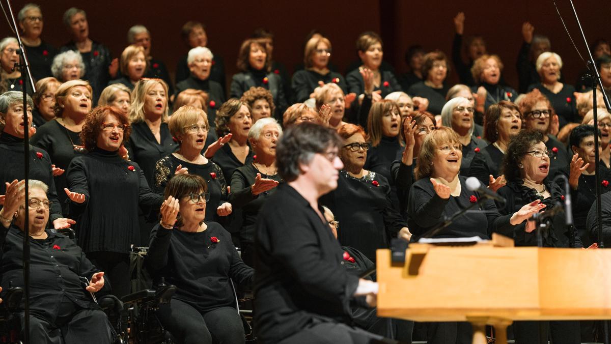 El evento Canta Gran reúne a las corales de personas mayores de Barcelona en un concierto anual