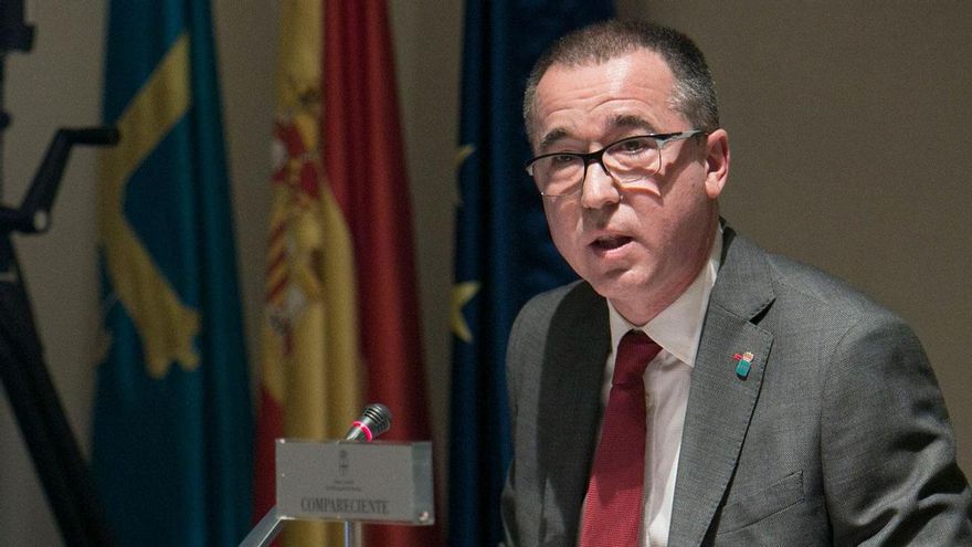 La próxima mejora, la retribución de la hora de guardia ordinaria de los médicos, anuncia el Consejero