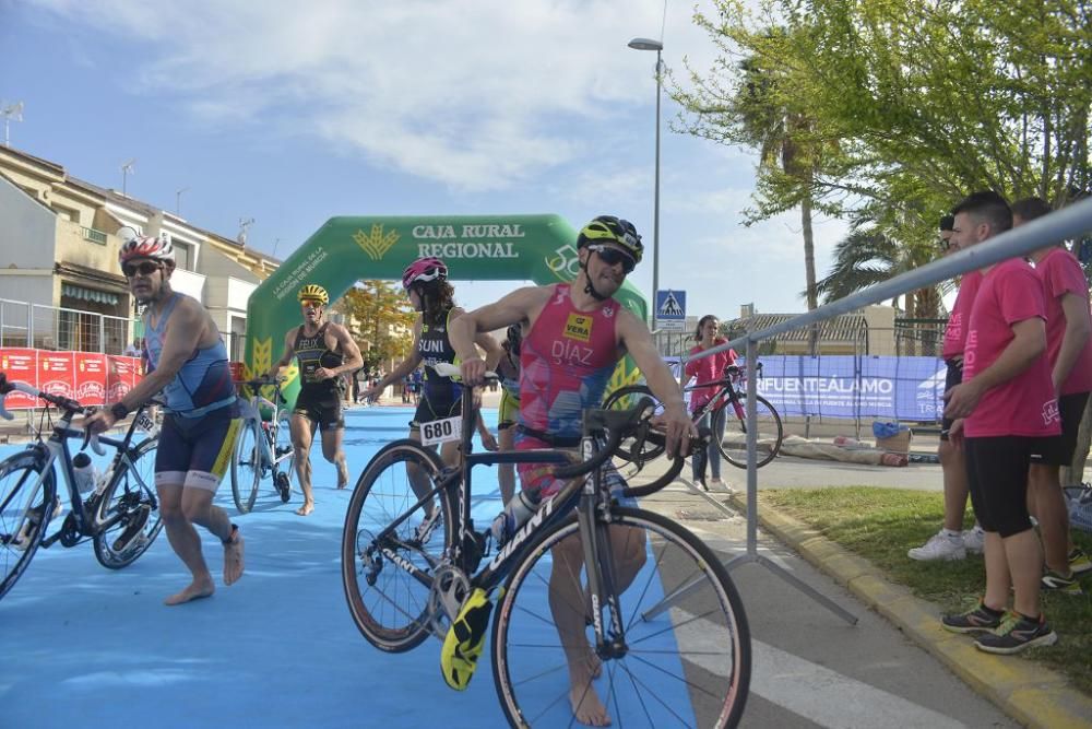 Llegada a la meta del Triatlón Villa de Fuente Álamo