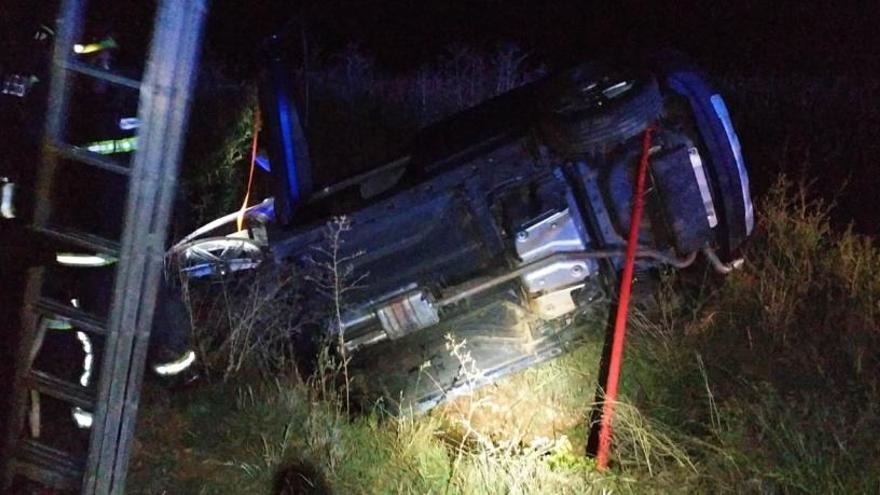 Escenario del accidente ocurrido en San Adrián del Valle esta madrugada.