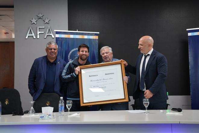 Messi recibe un doctorado honoris causa de la Universidad de Buenos Aires: "Nunca imaginé esto"