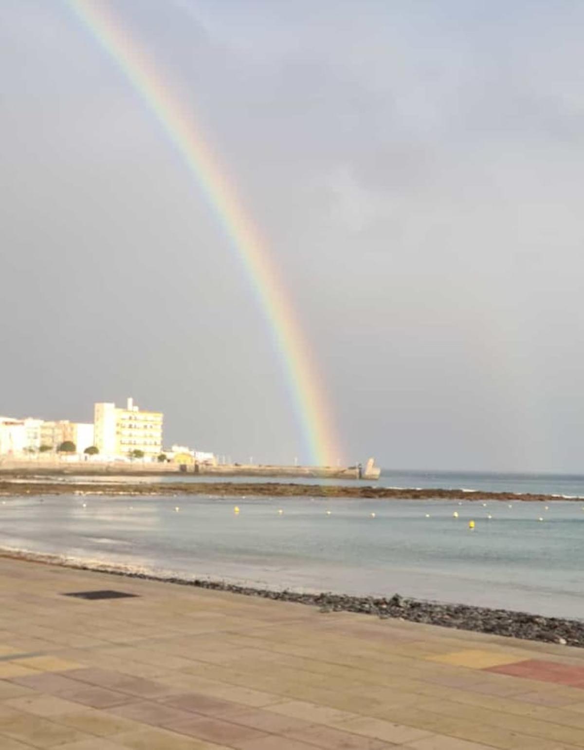 El arcoíris dibuja el cielo de Gran Canaria