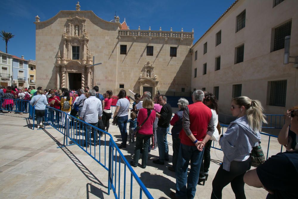 Miles de personas en el domingo de Santa Faz