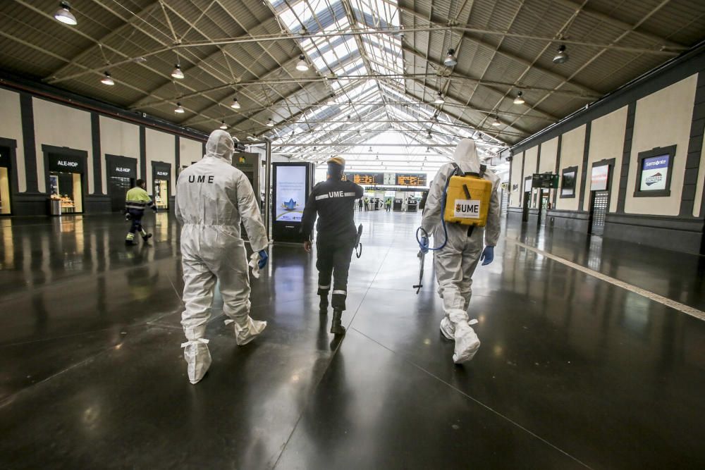 Trabajos de la UME en la Estacion de Renfe, Luceros y Hospital General de Alicante