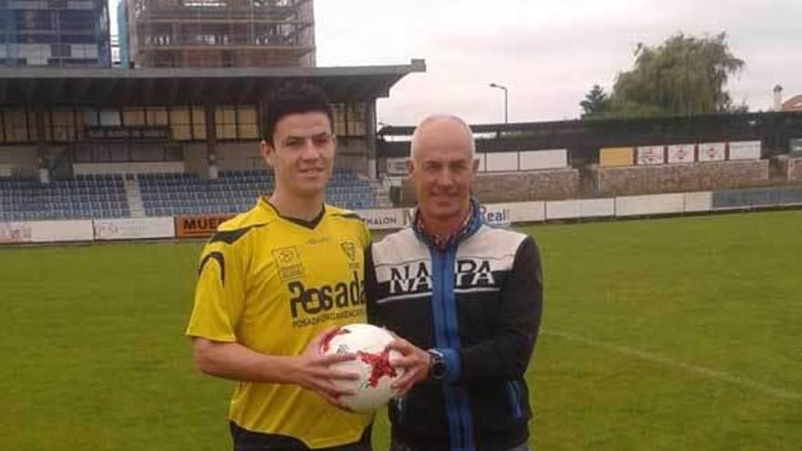 Rabanillo, con el preparador de porteros, José Luis Argüelles.