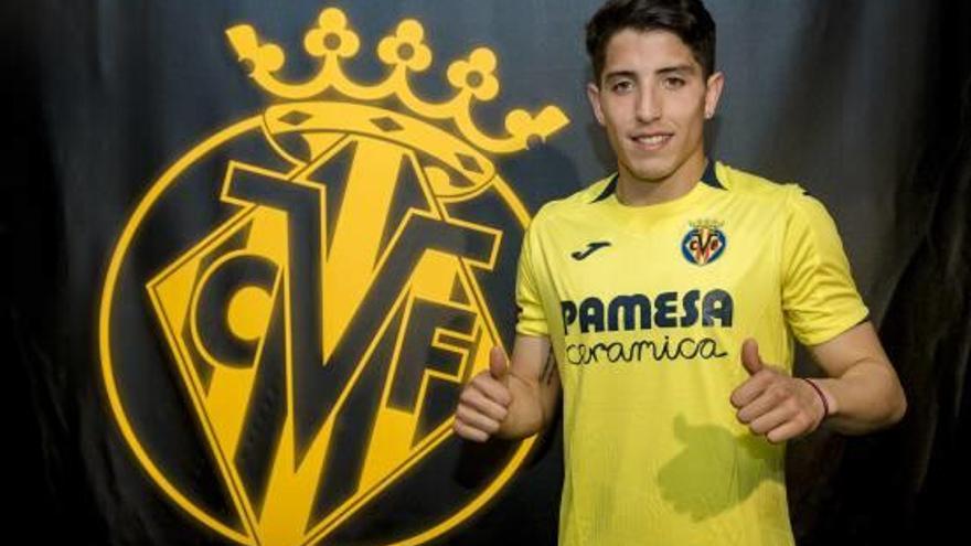 Santiago Cáseres superó ayer las pruebas médicas y ya luce con la camiseta del Villarreal.