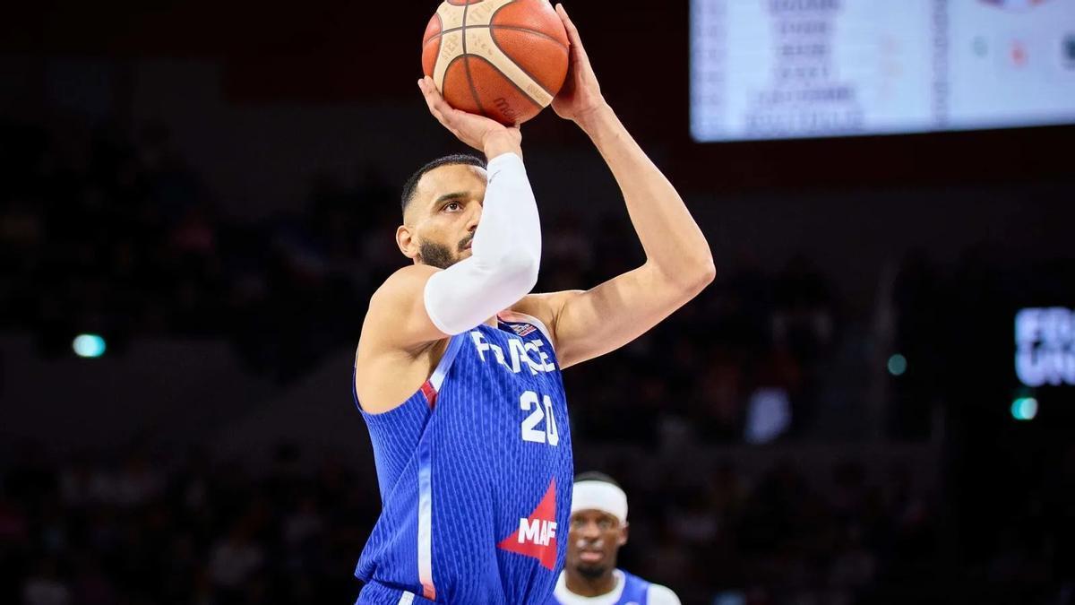 Amine Noua vuelve a brillar con Francia, contra Serbia.