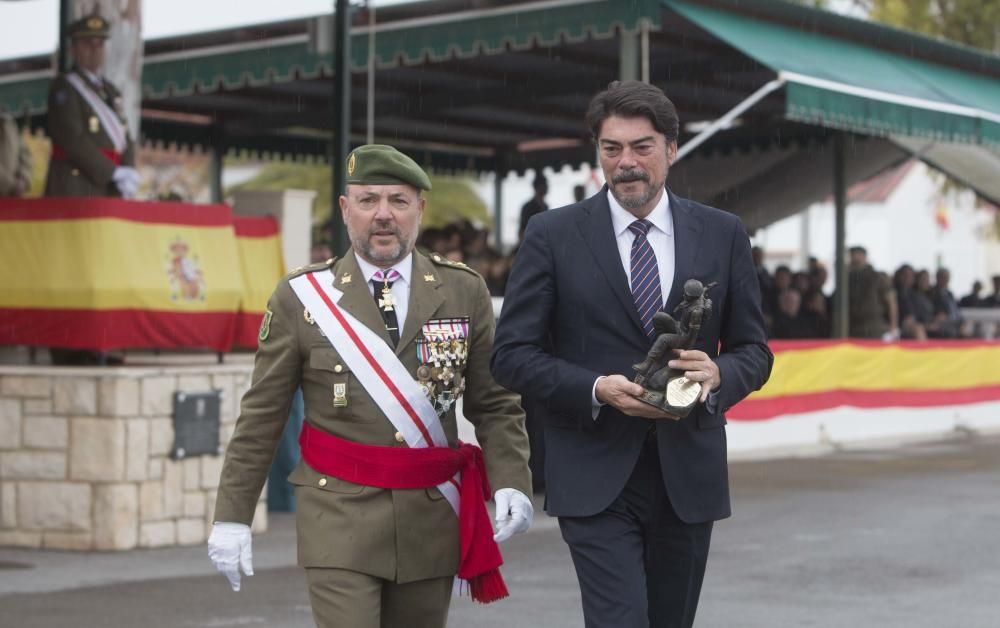 Un momento del acto del MOE en el cuartel de Rabasa.