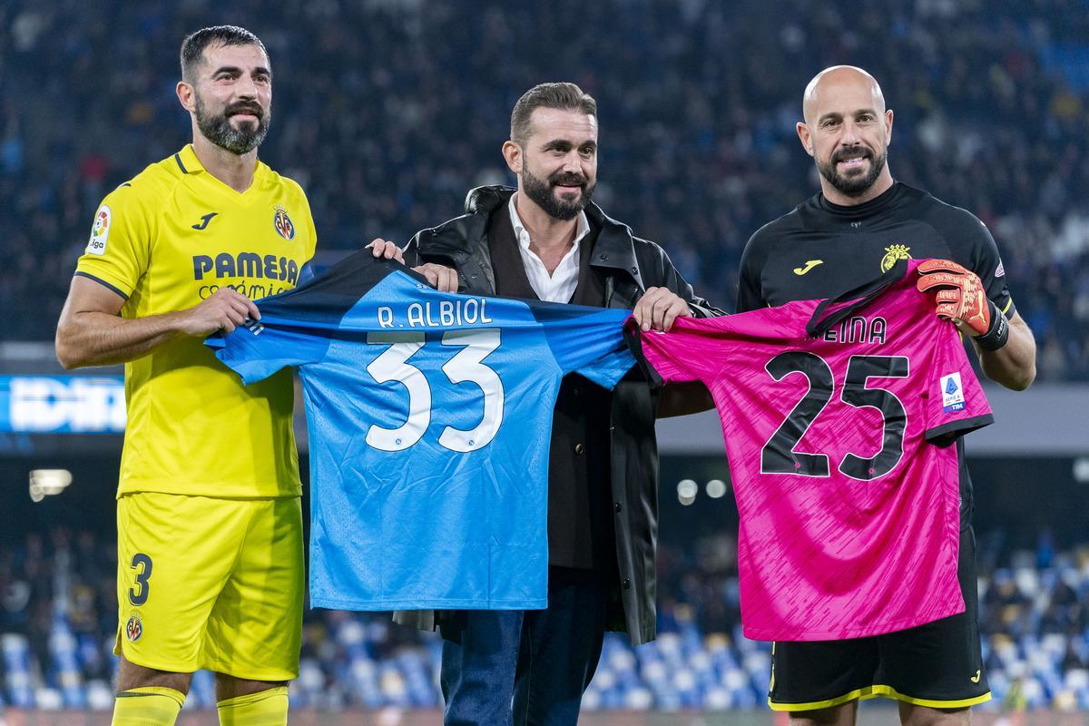 Homenaje a Albiol y Reina por su pasado en Nápoles.