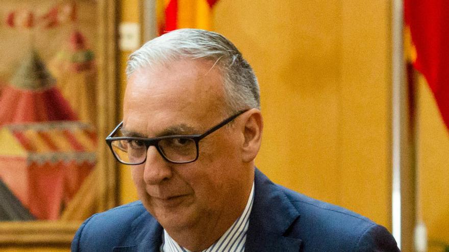 El juez prorroga otros 12 meses la investigación a Navarro por los supuestos &quot;enchufes&quot; en el Ayuntamiento de Benidorm