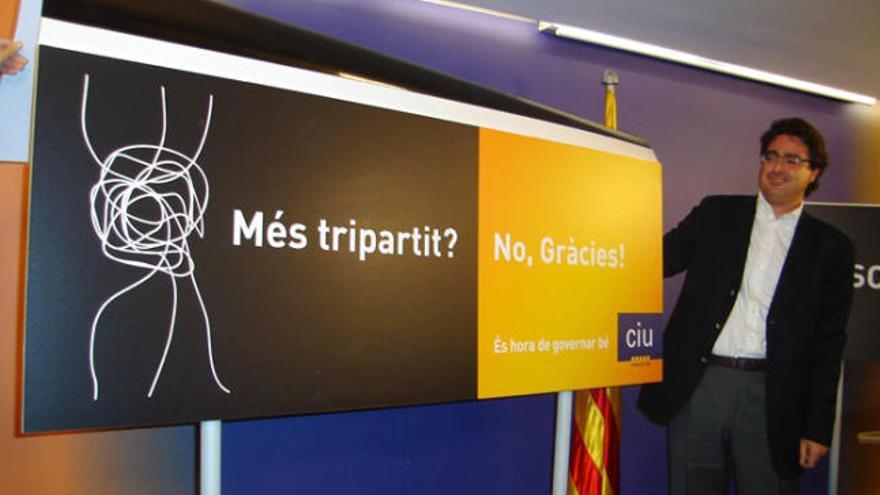 Presentació d&#039;un cartell de CiU en la precampanya de les eleccions catalanes del 2006.