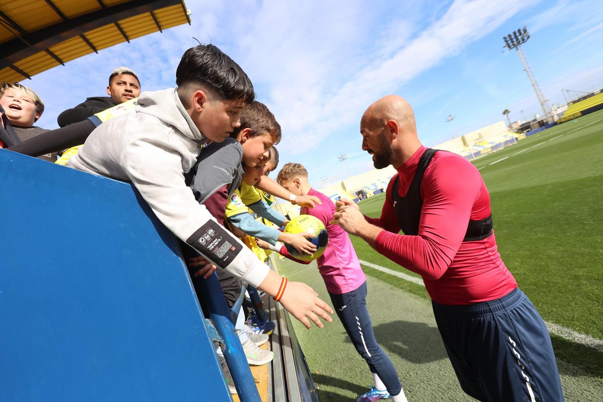 Así ha sido el entrenamiento navideño del Villarreal a puerta abiertas