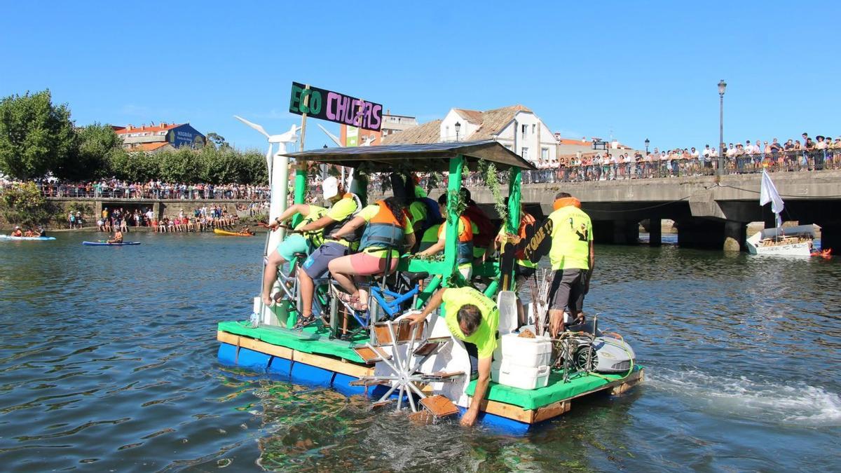 Sobre estas liñas, artefacto flotante do «Flota como poidas».