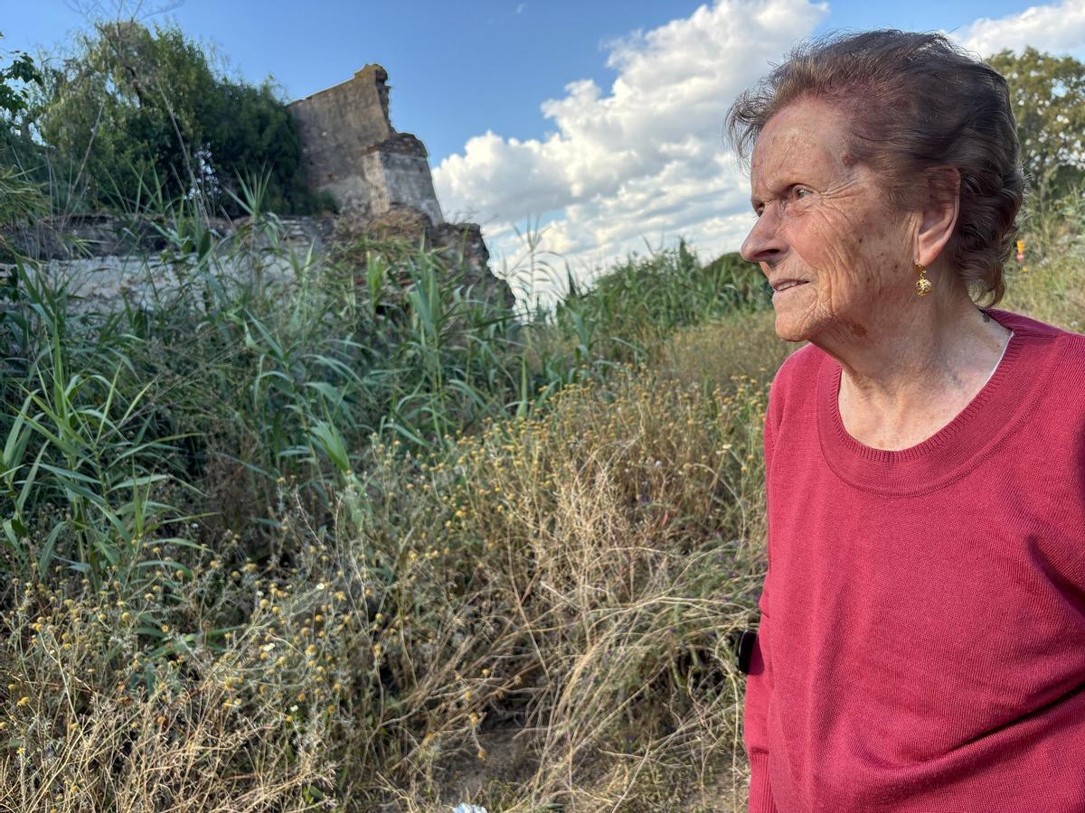 Doña Remedios González, en un momento de la visita al Molino Alto, esta semana.