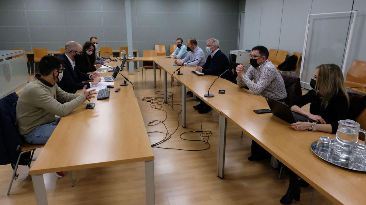 Imagen de la reunión celebrada ayer sobre la lucha contra la pobreza energética. | CAIB