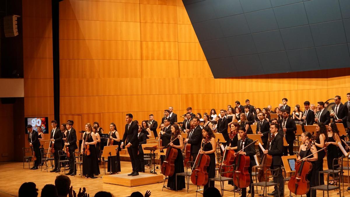 La orquesta, durante una actuación.
