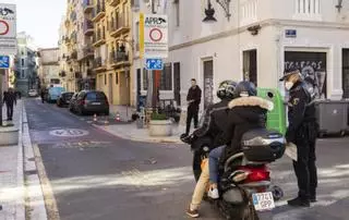Las entidades festivas de Ciutat Vella se niegan a hablar con Grezzi de la APR
