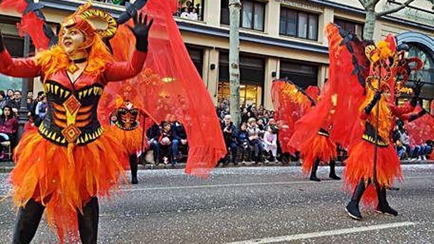 Olot celebra la Gran Rua, la cita més esperada del Carnaval