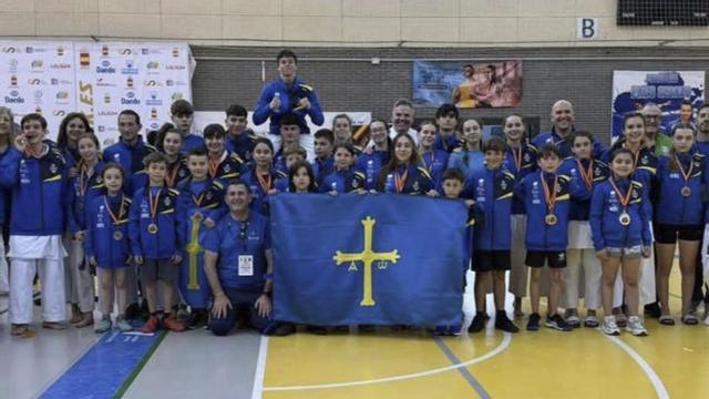 A la izquierda, la representación de Asturias en el Nacional. A la derecha, Yaiza Liz Álvarez Montes. |