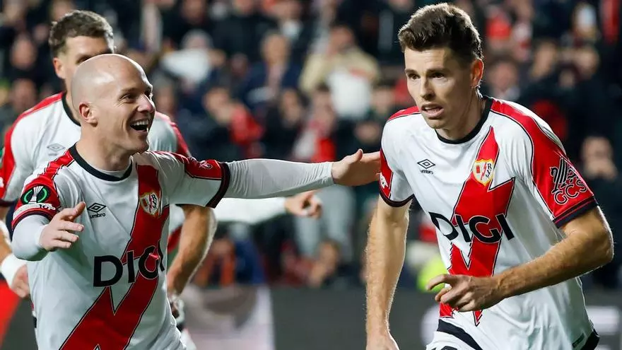 Golpe sobre la mesa del Rayo para viajar hacia octavos