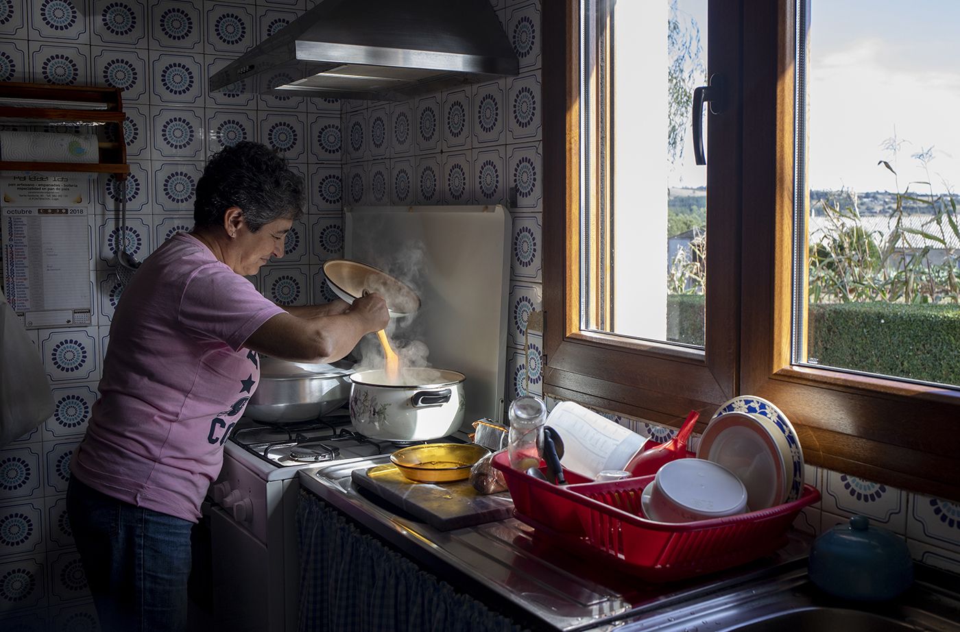 Encarna_Preparando_Caldo_Gallego.jpg