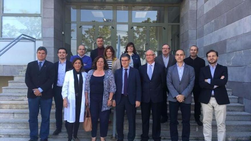 Los diputados visitan el Instituto de Medicina Legal de Aragón
