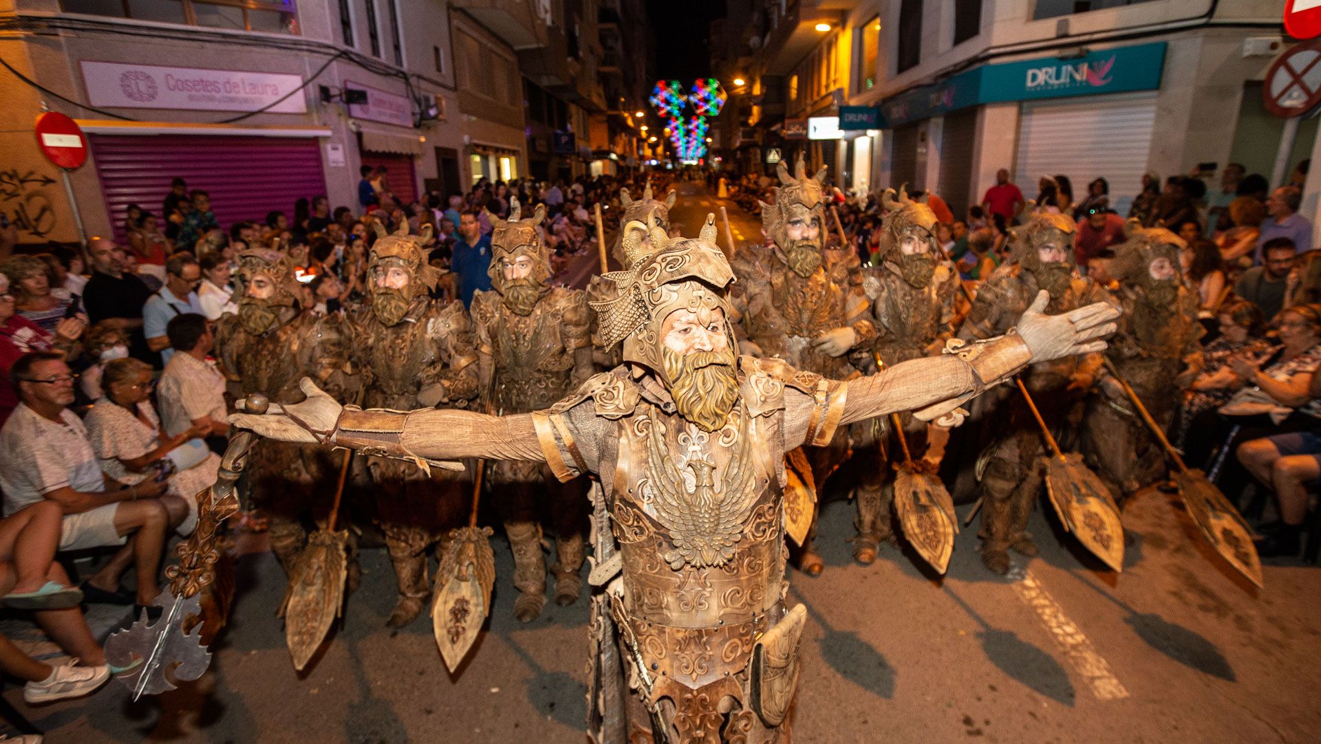 Santa Pola vibra con la entrada Cristiana y Mora