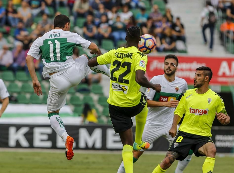 El Elche domina al Córdoba