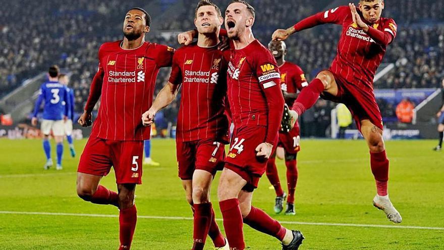 Los jugadores del Liverpool celebran un gol en un partido de esta temporada.