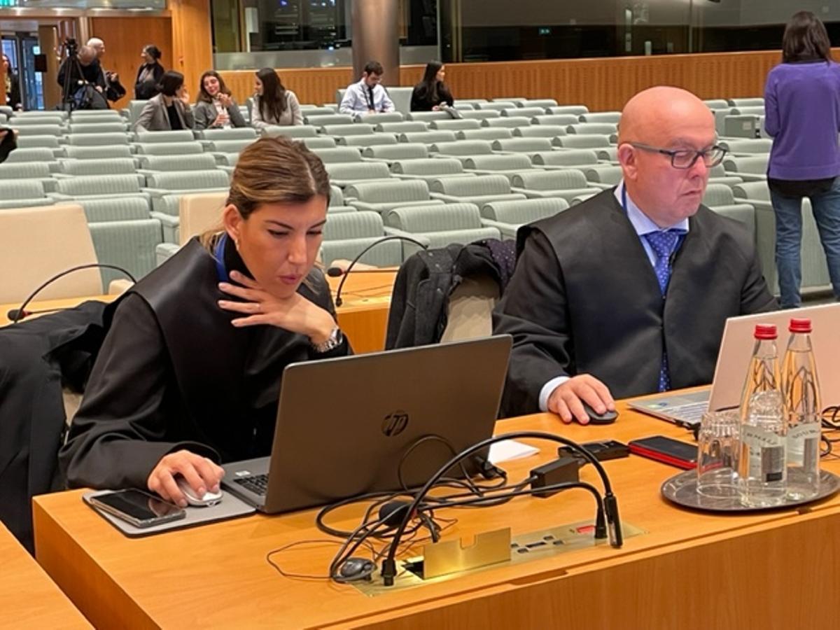 Puigdemont es remet a Europa per oposar-se a la interlocutòria del jutge Llarena, que li manté la malversació Puigdemont es remet a Europa per oposar-se a la interlocutòria del jutge Llarena, que li manté la malversació