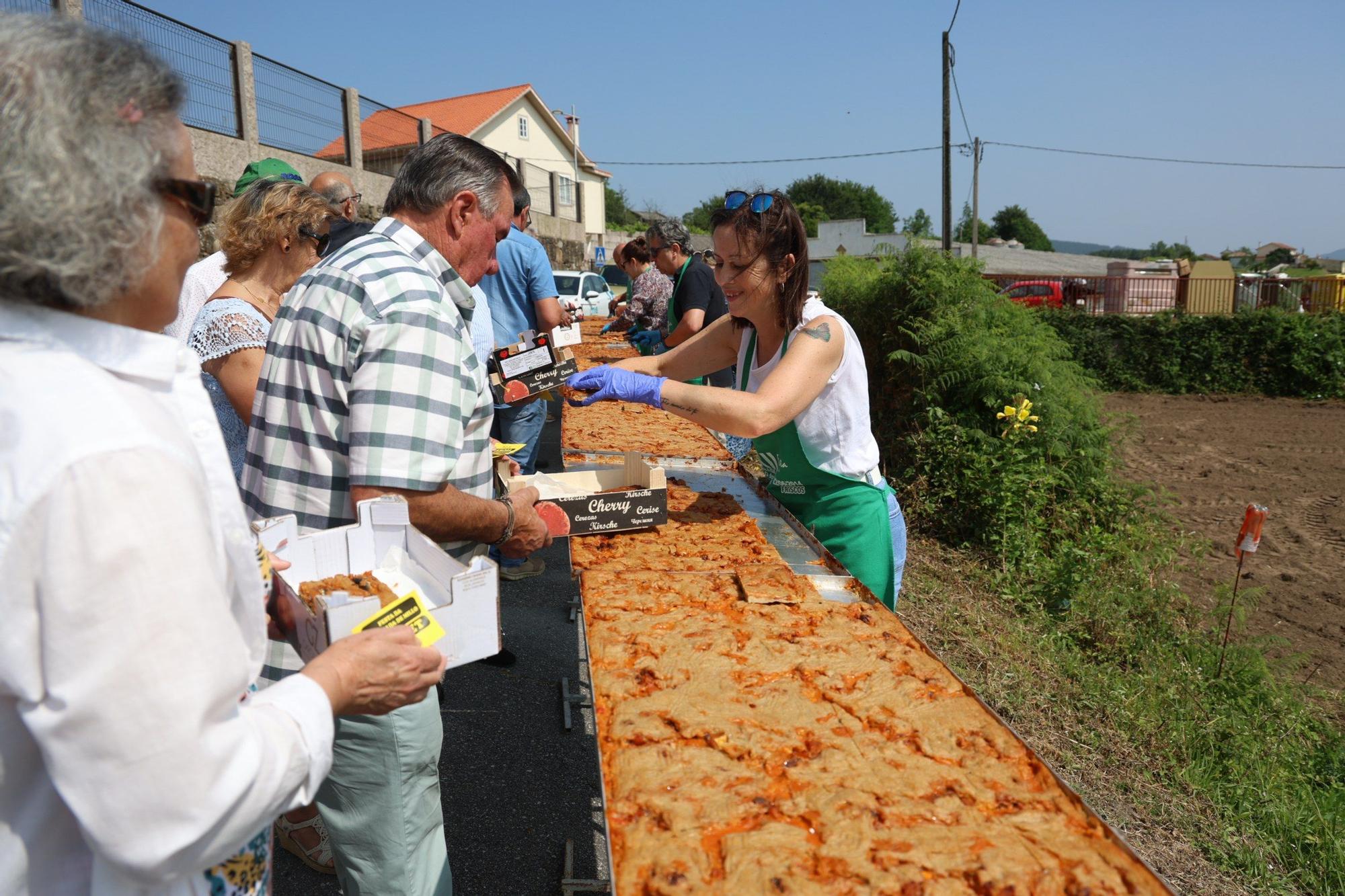Asistentes a la Festa da Empanada de Millo de Cordeiro.