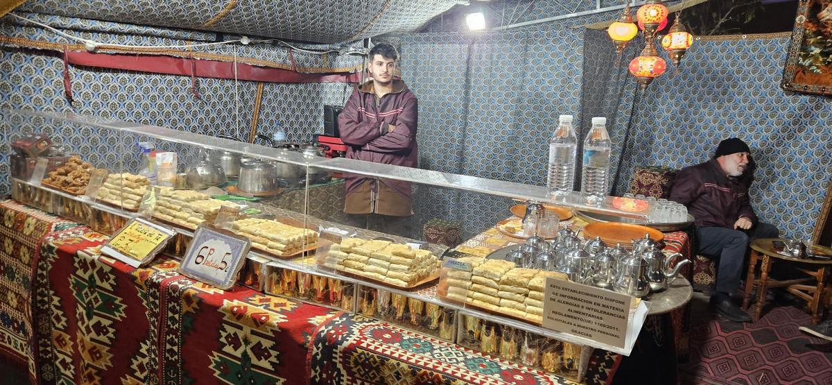 Russafa vibra con el Mercado Tradicional de San Blas de la falla Clero Russafa vibra con el Mercado Tradicional de San Blas de la falla Clero