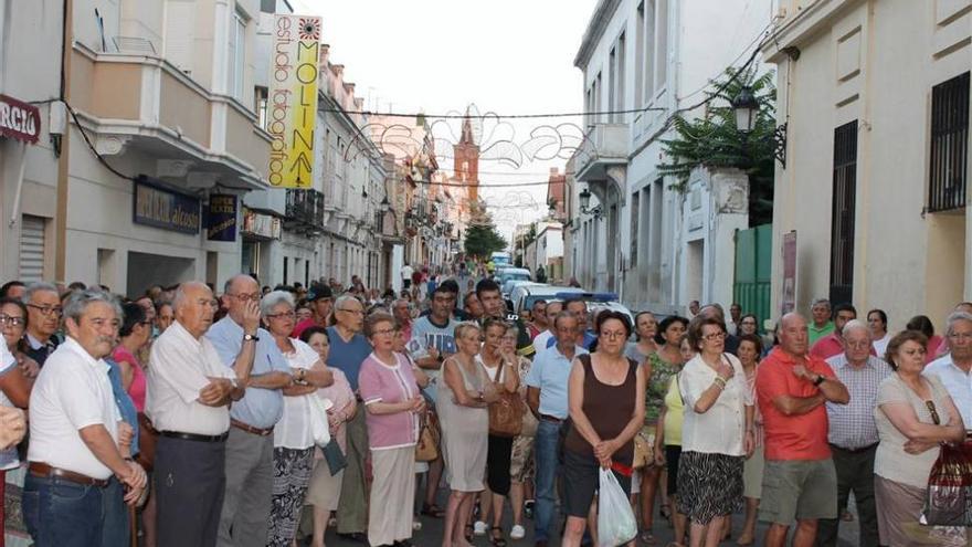 Los vecinos se manifiestan para pedir una estación de autobús