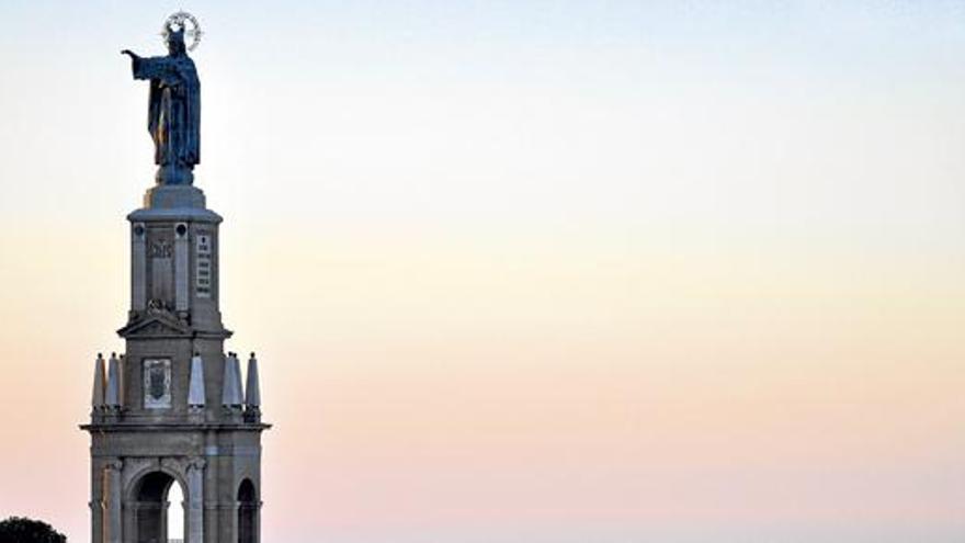 Das Christus-Monument wurde 1934 eingeweiht. Darunter befindet sich eine Krypta mit Gebeinen der Eremiten