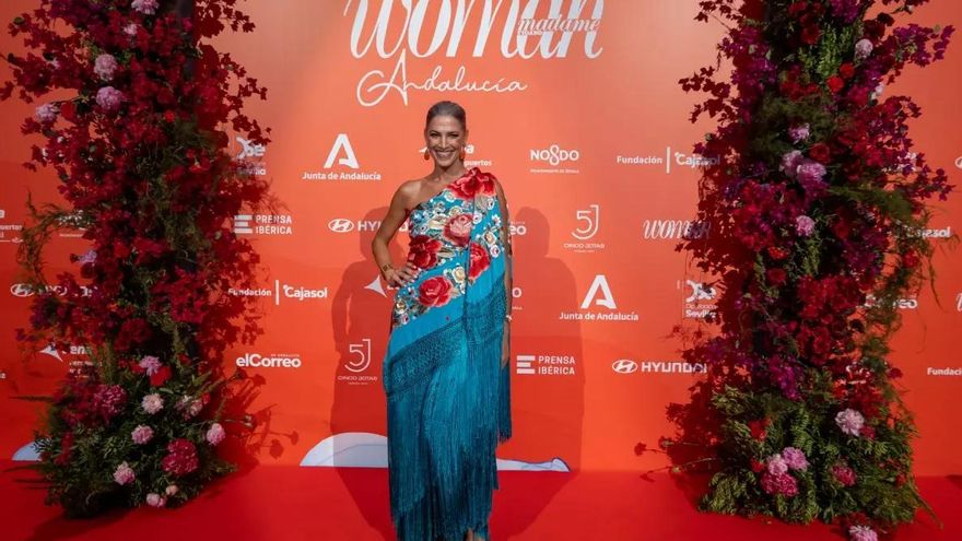 VÍDEO |  Así se vistió Laura Sánchez para los Premios Woman Andalucía