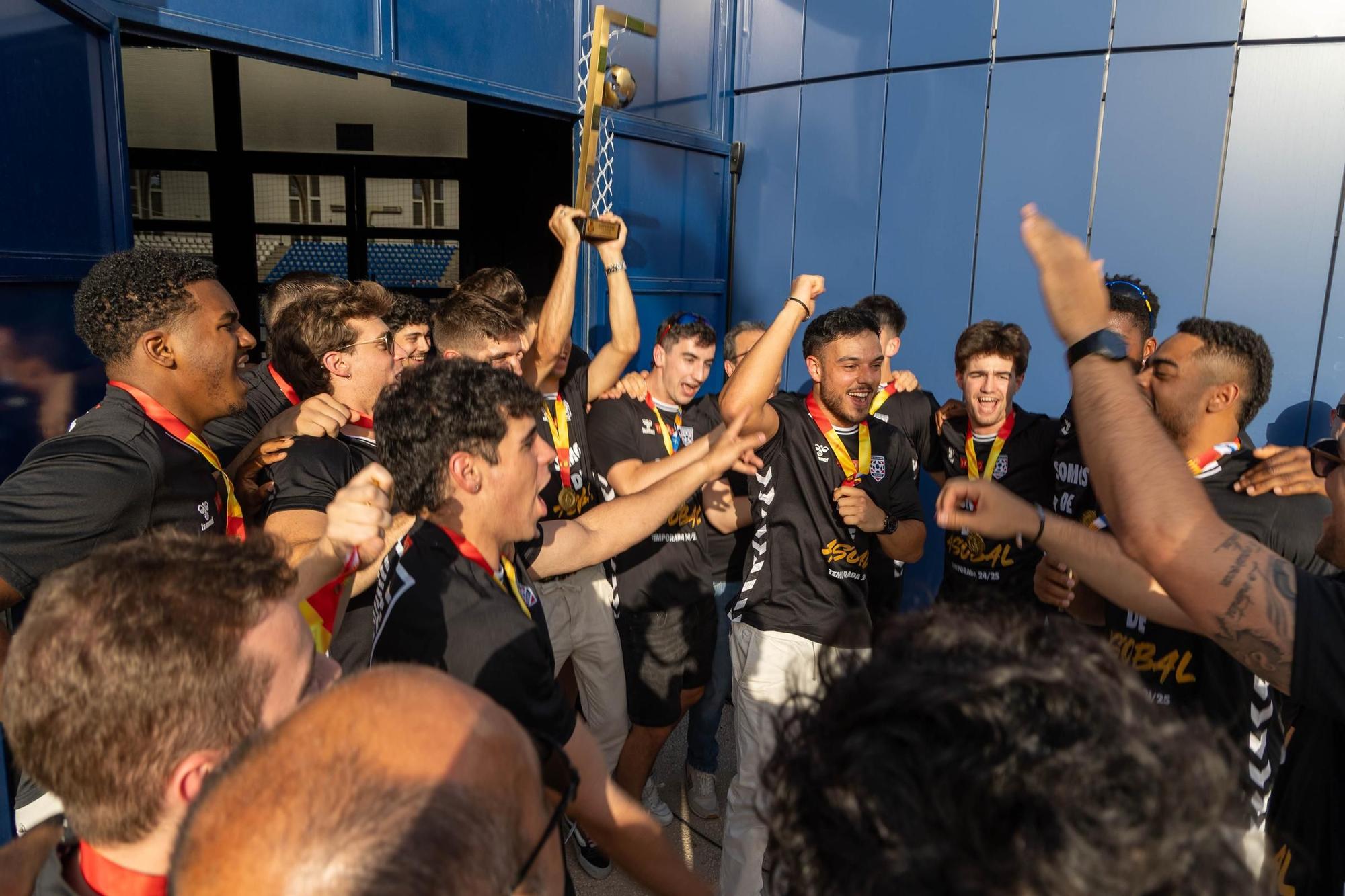 Recibimiento de los recién ascendidos Eon Horneo recién ascendidos a la liga Asobal de balonmano
