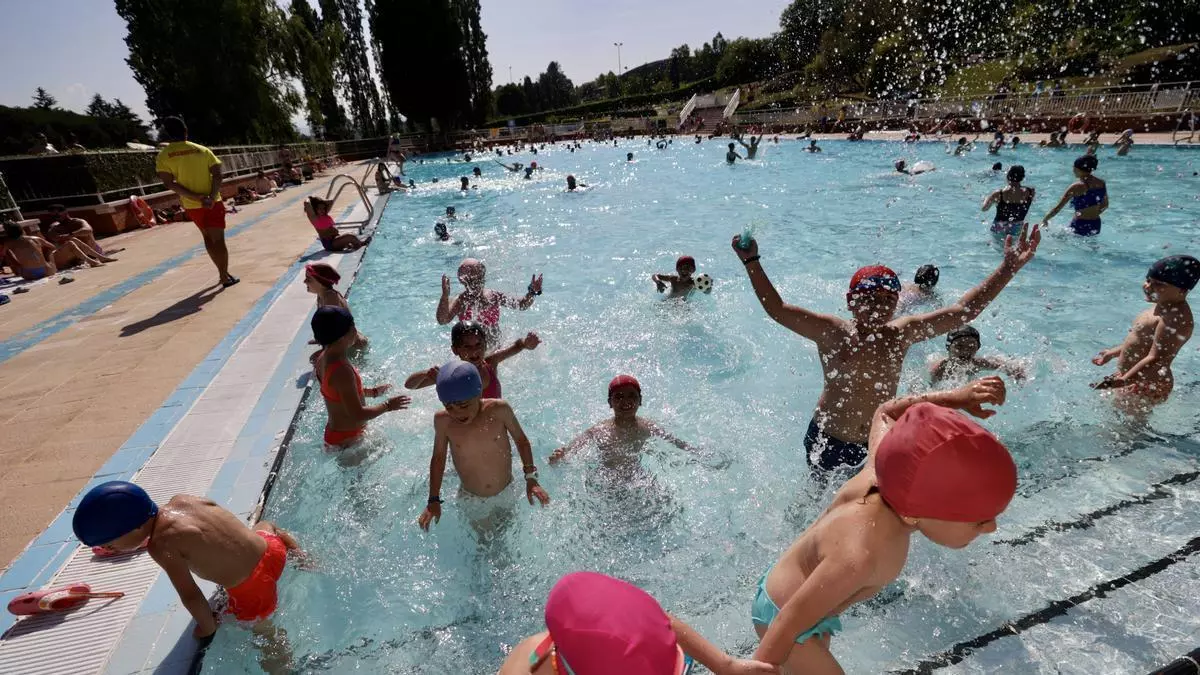 "Peligro importante" en Asturias por la masa muy cálida de aire sahariano que entrará el domingo: la AEMET alerta de máximas de 40 grados