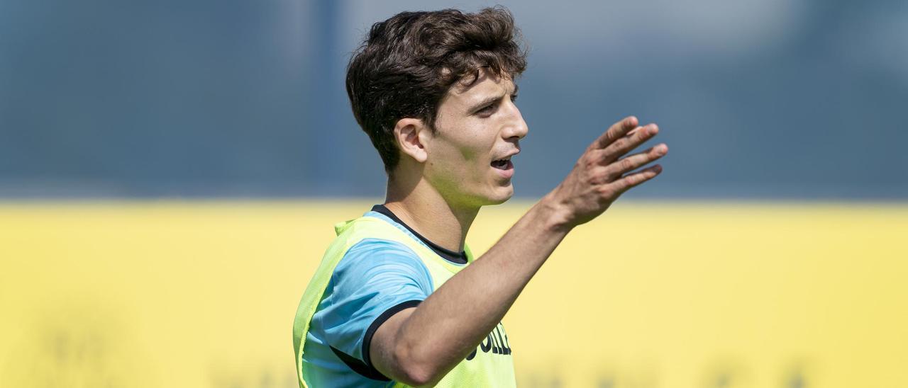 Pau Francisco Torres (25 años) puede dejar el Villarreal rumbo a la Premier League.