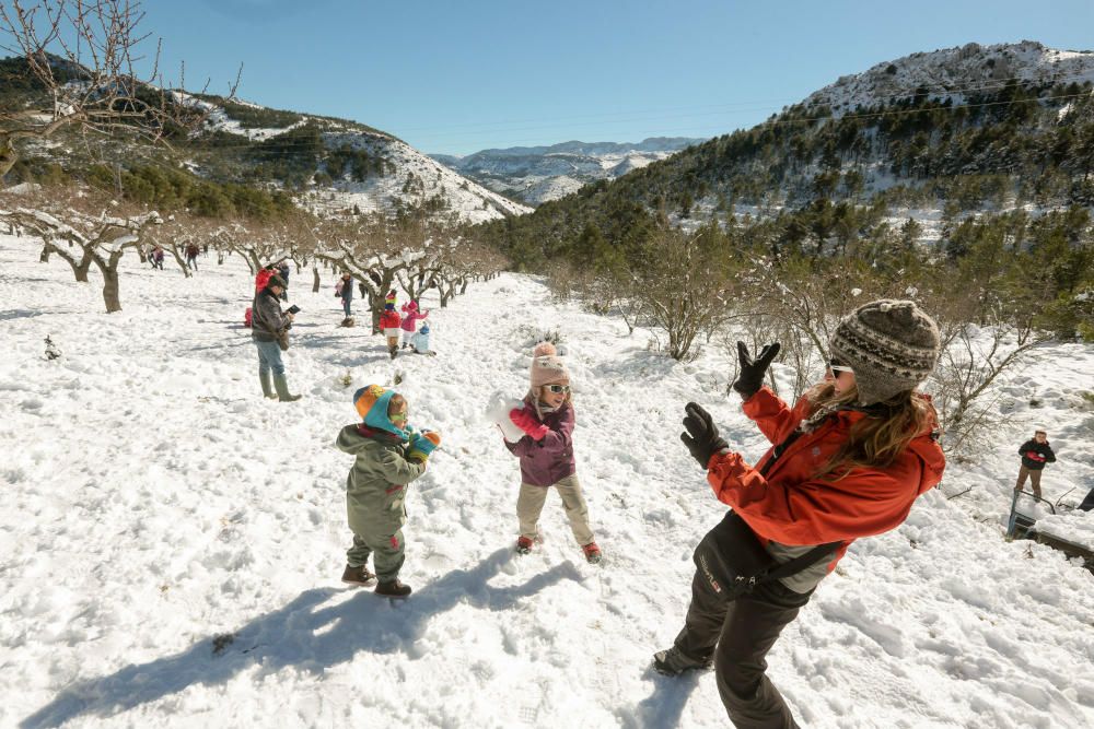 Un día de nieve en Confrides y Serrella.