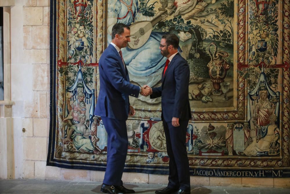 El rey Felipe VI recibe a las autoridades de Baleares