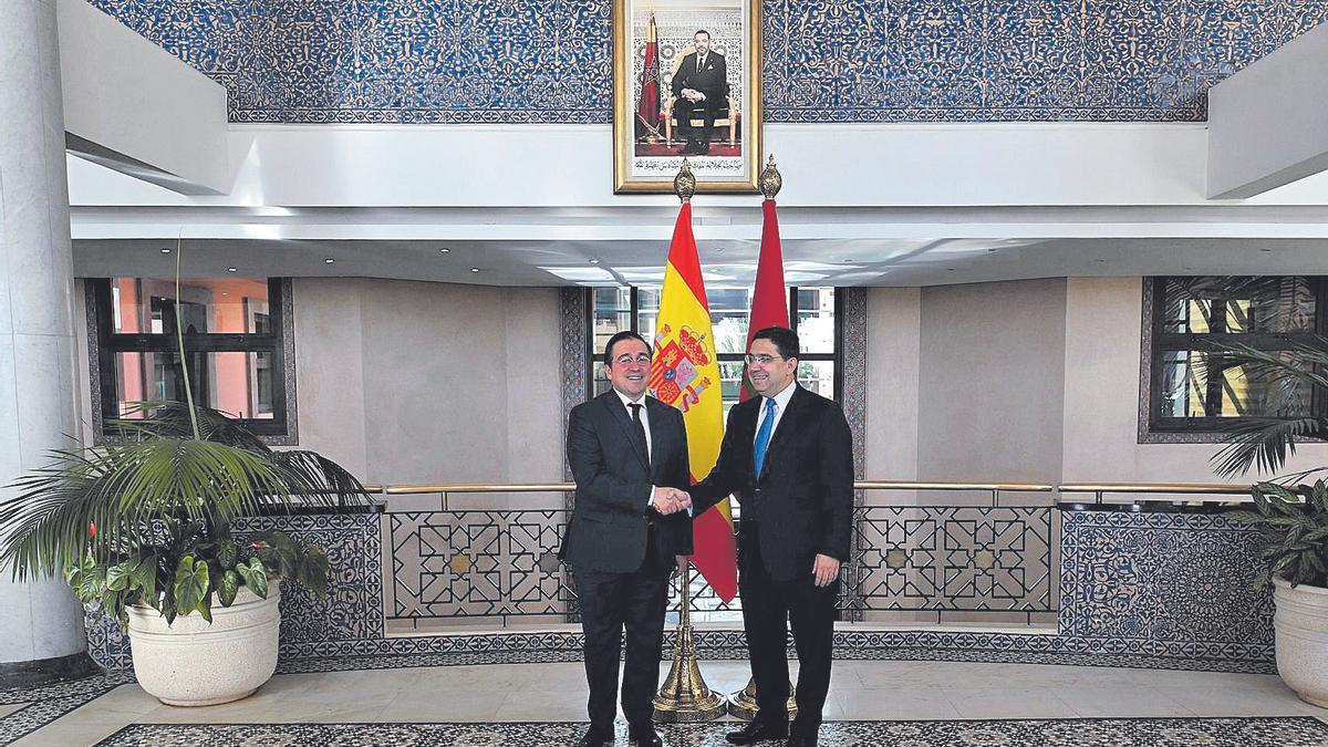 El Ministro de Asuntos Exteriores, José Manuel Albares, y su homólogo marroquí, Naser Burita, ayer, tras su reunión en Rabat.