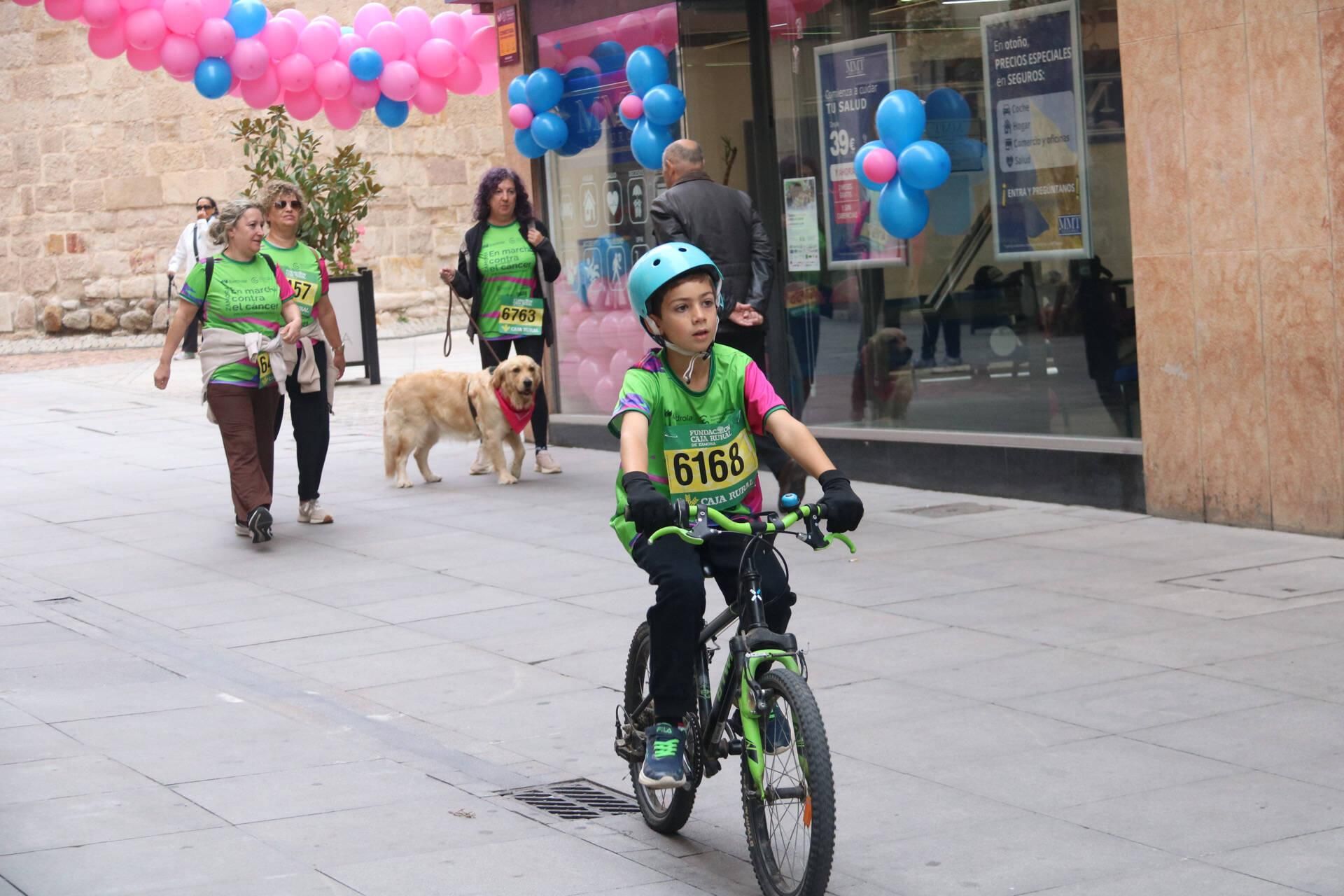 GALERÍA | Búscate en la carrera "Mucho x Vivir" contra el cáncer en Zamora