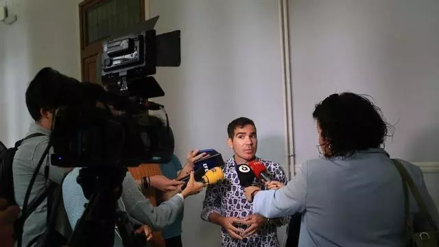 Declaraciones del portavoz de Compromís, Ximo Perles, tras la tercera reunión de la comisión del caso Baño