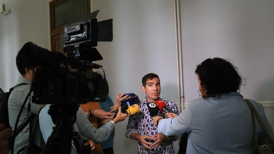 Declaraciones del portavoz de Compromís, Ximo Perles, tras la tercera reunión de la comisión del caso Baño